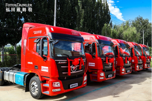 1661301541960025.png 【新闻稿】使命必达助快递运输更降本增效!欧曼自动挡重卡批量交付上海佳轩物流1406.png