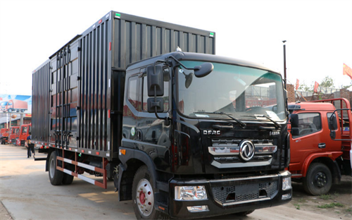 来自后辈的挑战，江淮骏铃V9对比<font color='#1d9ed2'>东</font><font color='#1d9ed2'>风</font>多利卡D9