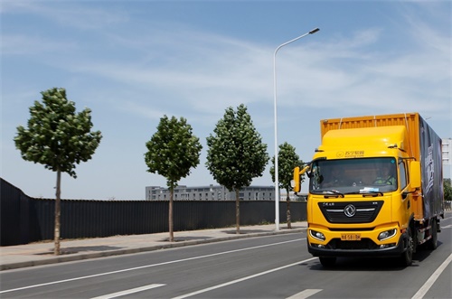 <font color='#1d9ed2'>东</font><font color='#1d9ed2'>风</font>天锦KR斩获中卡驾驶精英挑战赛双料冠军