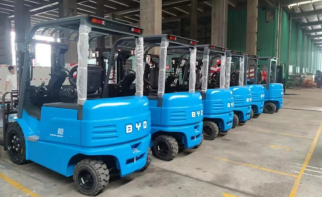 凝心聚力 赋能“双碳”——<font color='#1d9ed2'>比</font><font color='#1d9ed2'>亚</font><font color='#1d9ed2'>迪</font><font color='#1d9ed2'>叉</font><font color='#1d9ed2'>车</font>助力中韩石化清洁生产