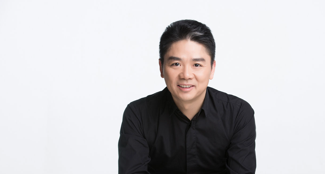 布局：刘强<font color='#1d9ed2'>东</font>正在下一盘大棋