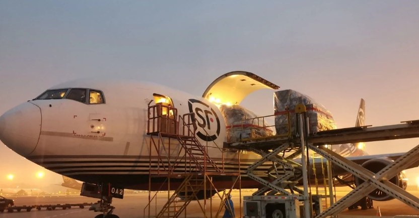 深度：<font color='#1d9ed2'>顺</font><font color='#1d9ed2'>丰</font>和极兔看到了什么？