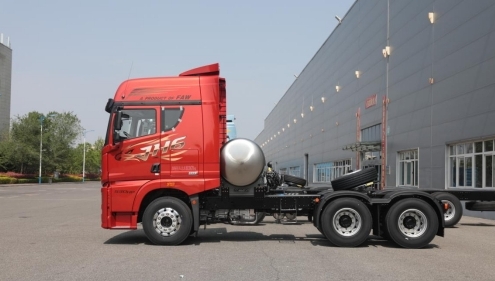 燃气重卡爆火，解放青汽JH6 NG车型受市场热捧