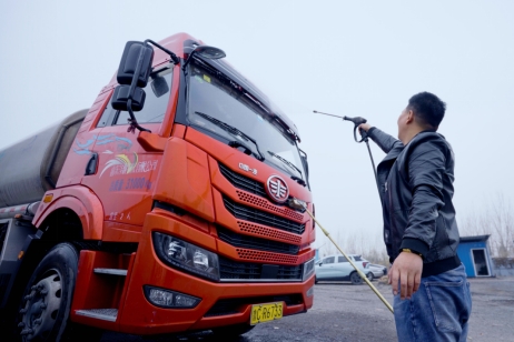 仅用12年完成从司机到物流老板的转变，他做对了什么？