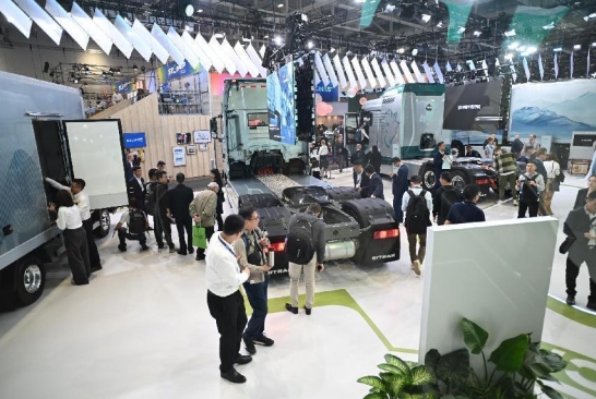 <font color='#1d9ed2'>中</font><font color='#1d9ed2'>国</font><font color='#1d9ed2'>重</font><font color='#1d9ed2'>汽</font>亮相汉诺威车展，引得外<font color='#1d9ed2'>国</font>人疯狂点赞“<font color='#1d9ed2'>中</font><font color='#1d9ed2'>国</font>智造”